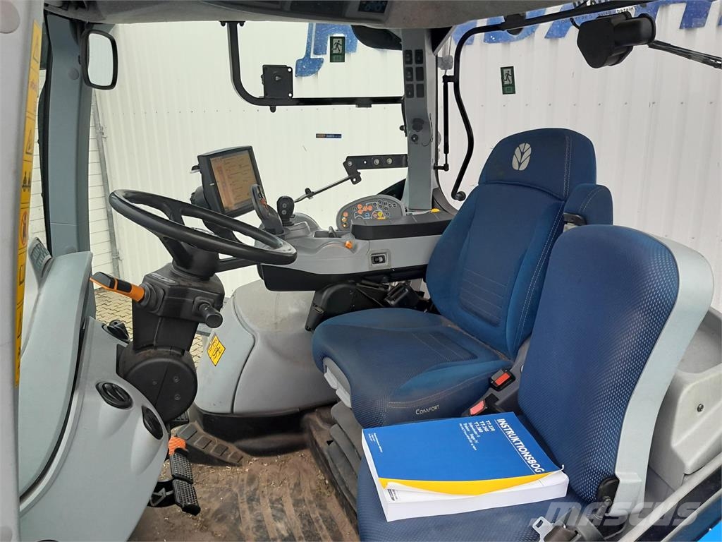 New Holland T7.230SWII MY18 الجرارات