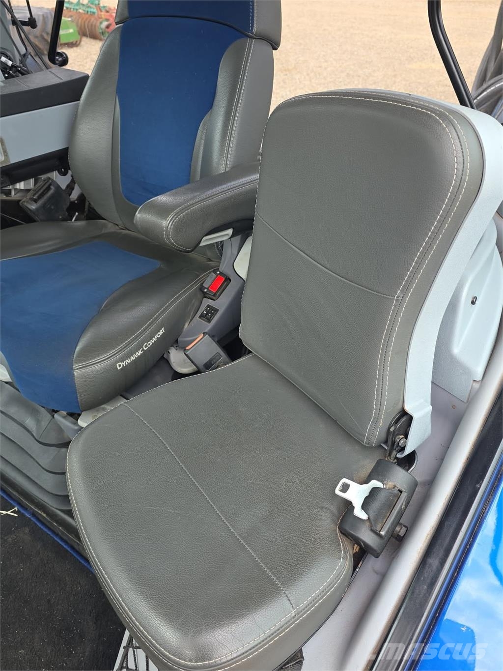New Holland T7.270AC STAGE V Trattori