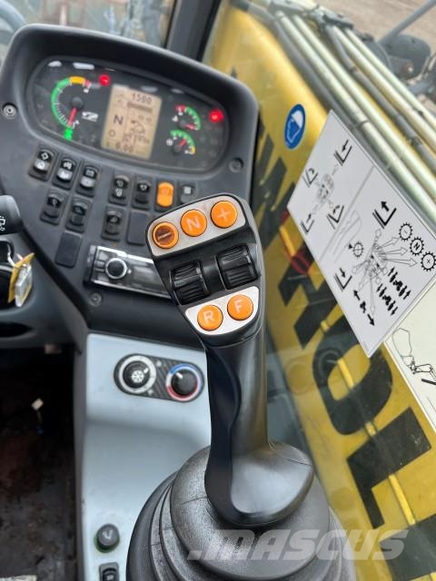 New Holland TH7.42 ELITE Teleskopické manipulátory