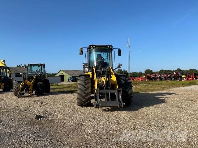 New Holland W 110D GUMMIHJULSLÆS لوادر بعجل