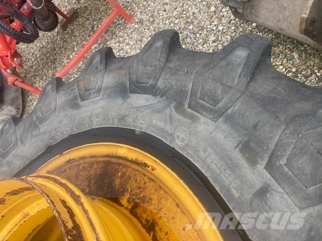 Pirelli 480/70X30 Riepas, riteņi un diski