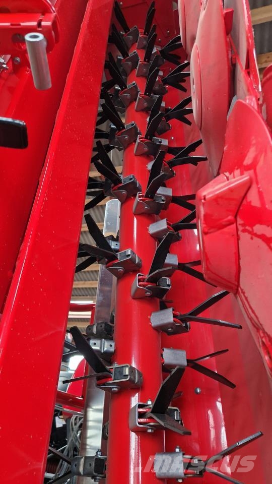 Pöttinger NOVACAT V10000 ED CL Swather-niittokoneet