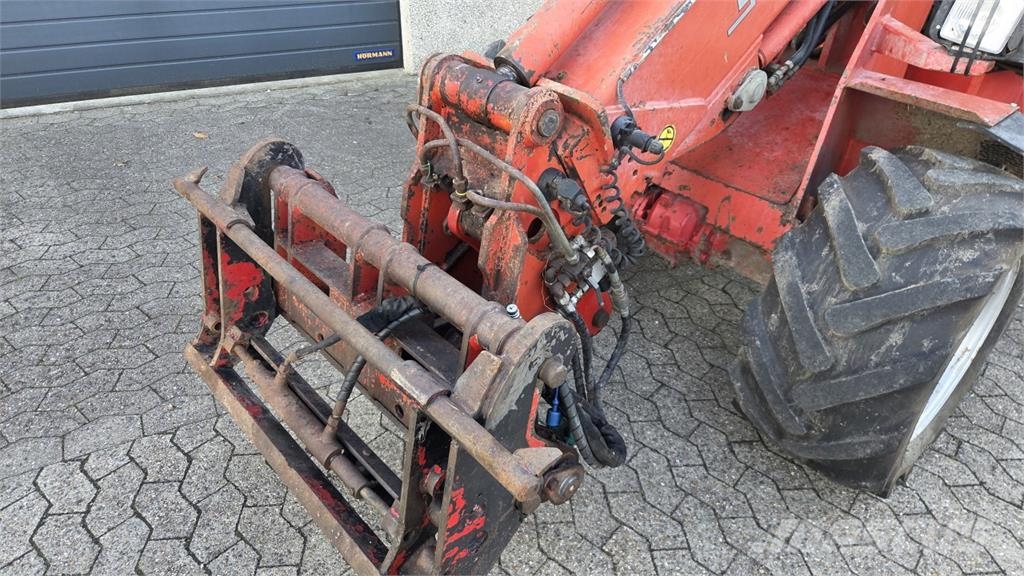 Schäffer 550TS لوادر صغيرة