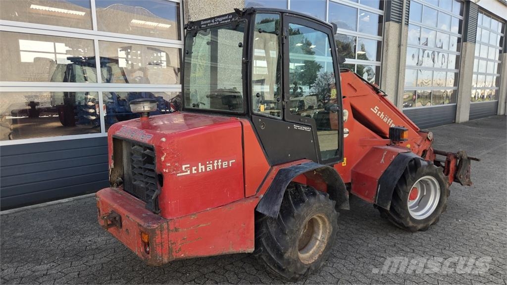 Schäffer 550TS لوادر صغيرة