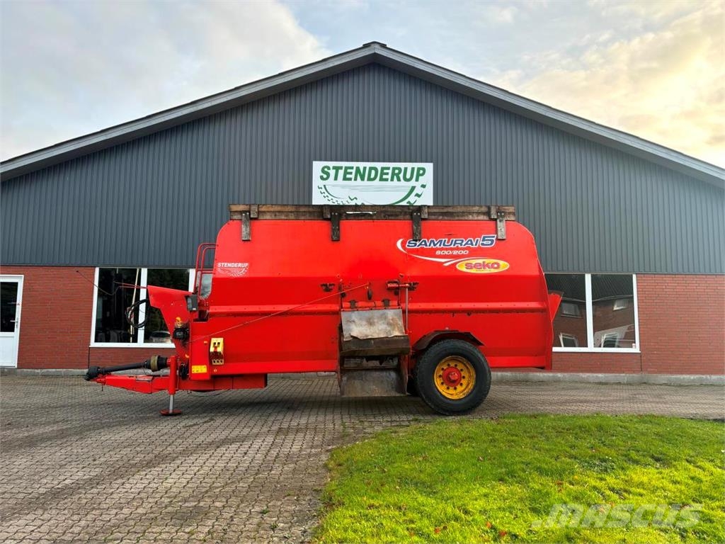 Seko 600/200 Futtermischwagen