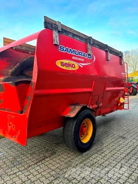 Seko 600/200 Futtermischwagen
