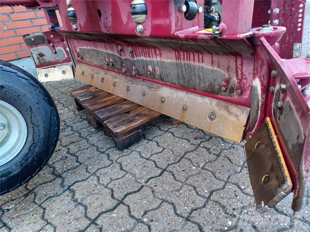 SHARP GRADER MED 2D Graders