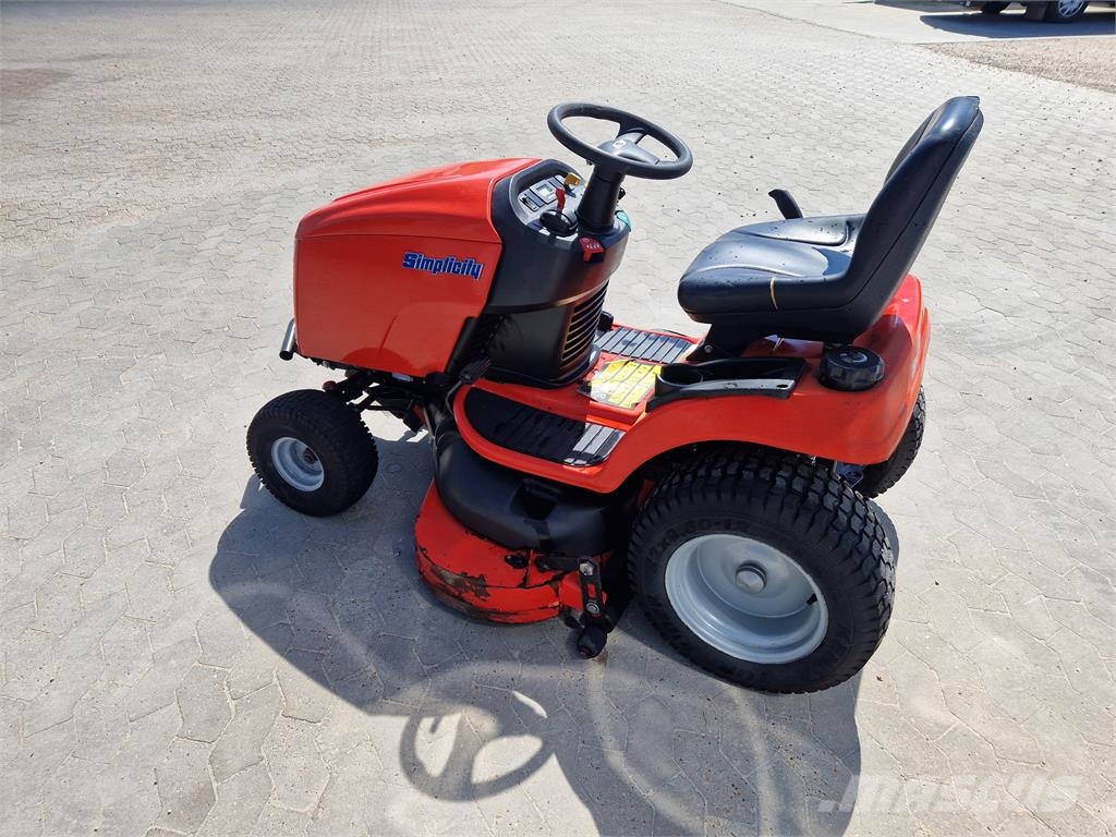 Simplicity REGENT SLT 250 Taajamatraktorit
