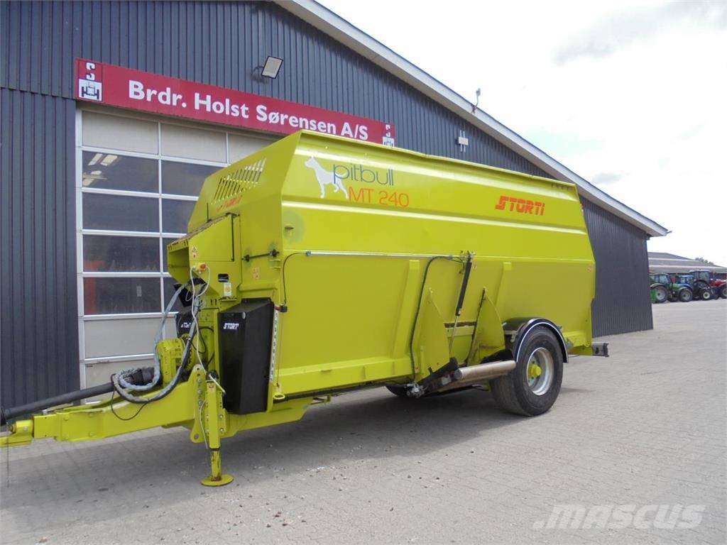 Storti PITBULL MT 240 Forage wagons