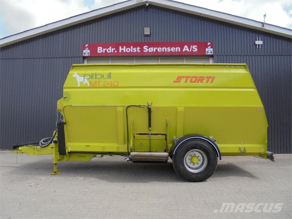 Storti PITBULL MT 240 Forage wagons