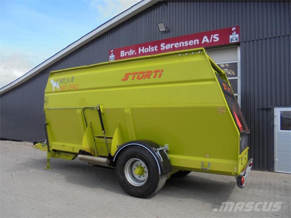 Storti PITBULL MT 240 Forage wagons