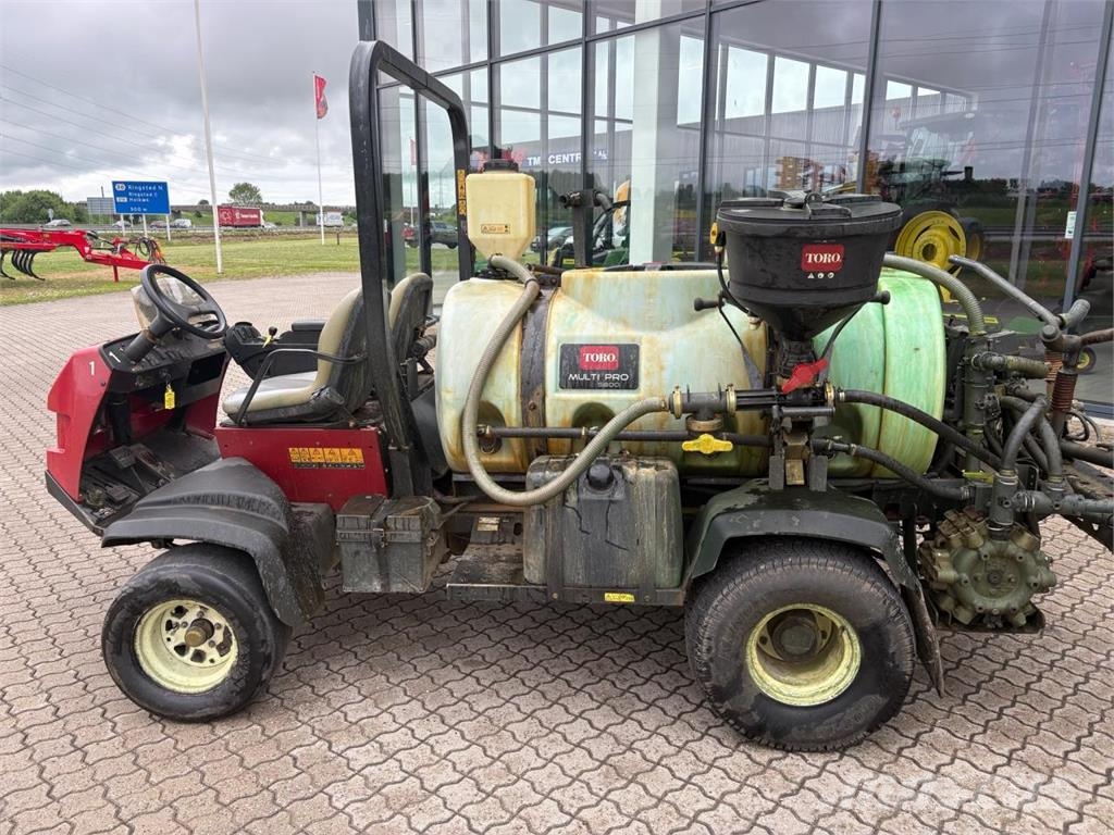 Toro MULTI PRO 5800 Kompakte traktorer