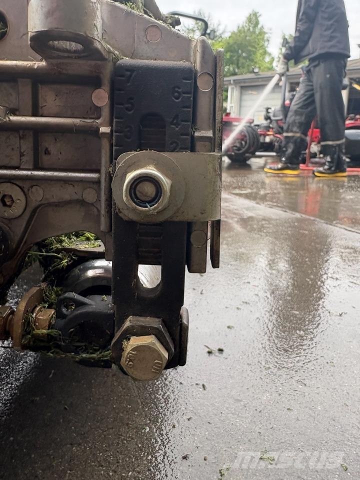 Toro MULTI PRO 5800 Kompakte traktorer