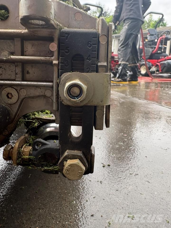 Toro MULTI PRO 5800 Kompakte traktorer