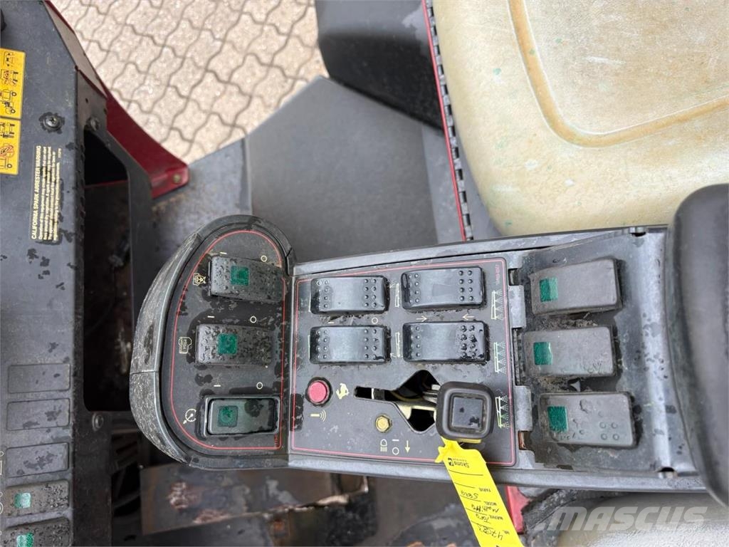 Toro MULTI PRO 5800 Kompakte traktorer
