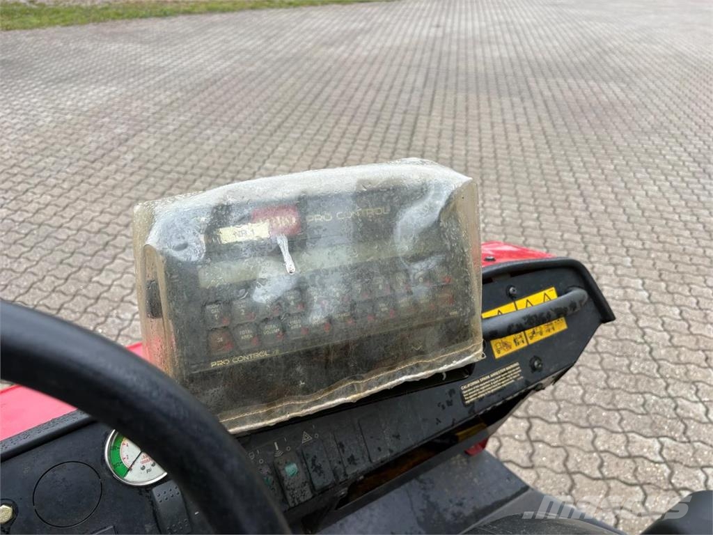 Toro MULTI PRO 5800 Kompakte traktorer
