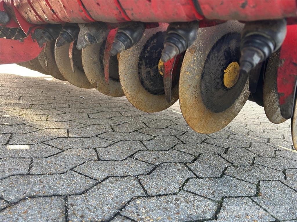 Väderstad SPIRIT ST600C Perforadoras combinadas