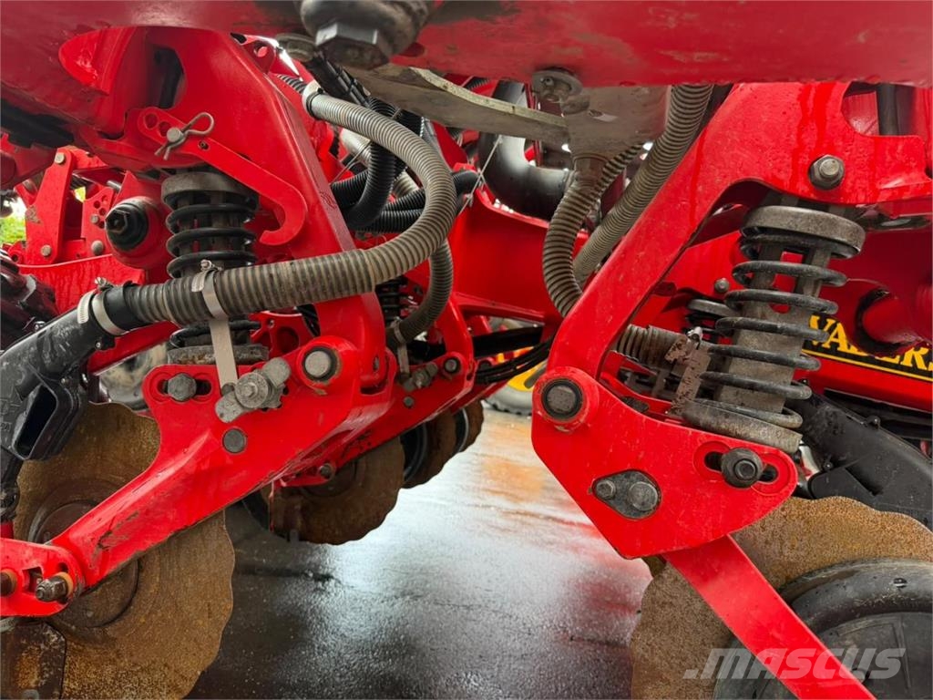Väderstad TEMPO TPF 8 ماكينات البذر الدقيق
