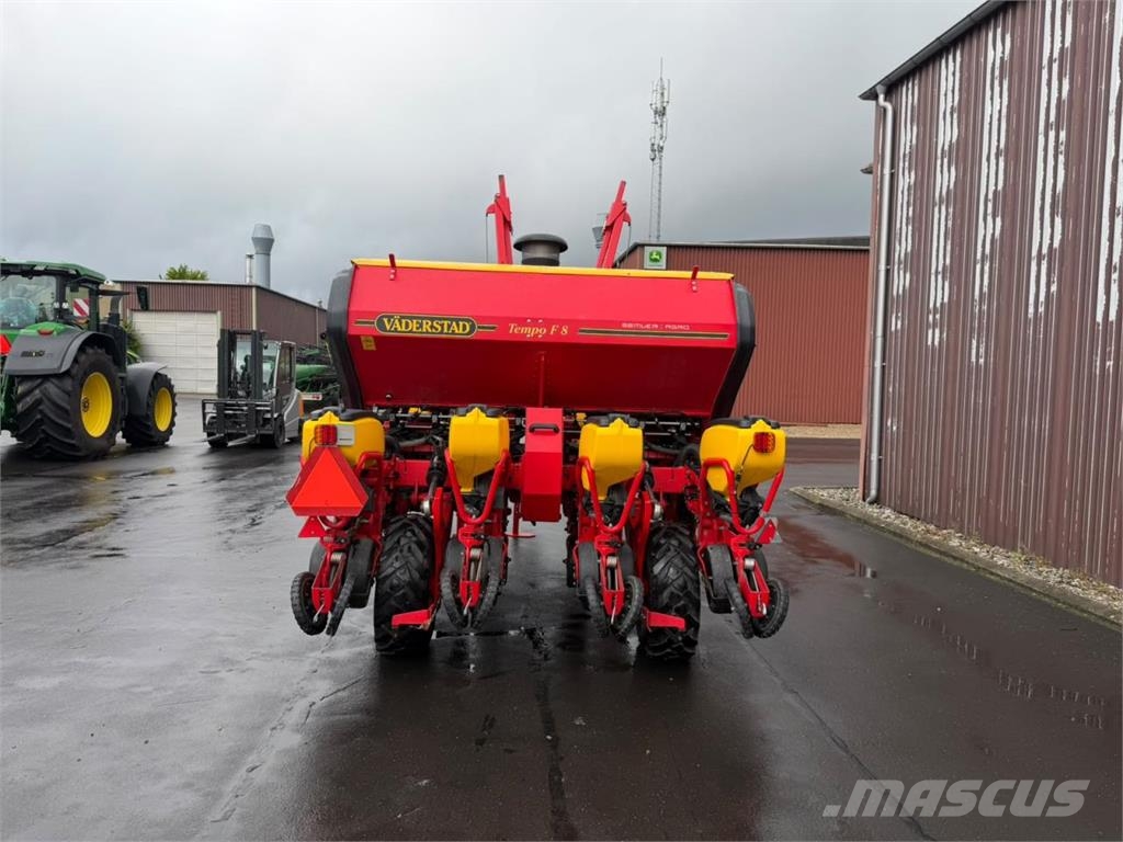 Väderstad TEMPO TPF 8 ماكينات البذر الدقيق