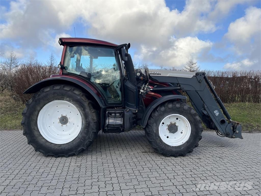 Valtra N 174 Traktorok