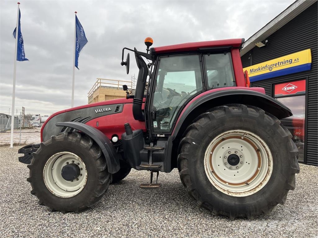 Valtra T172 Tratores Agrícolas usados