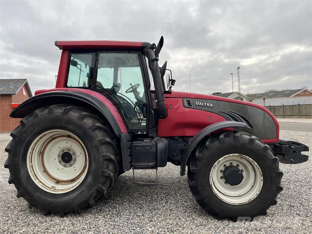 Valtra T172 Tratores Agrícolas usados
