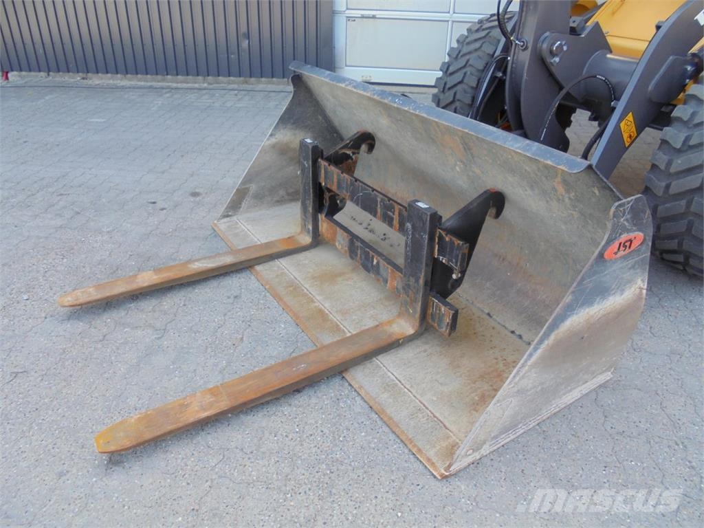 Volvo L30HS 輪胎式裝載機