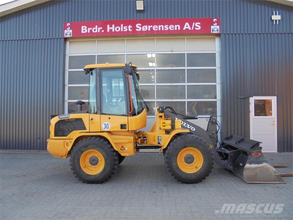 Volvo L30HS 輪胎式裝載機