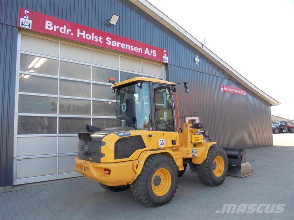 Volvo L30HS 輪胎式裝載機