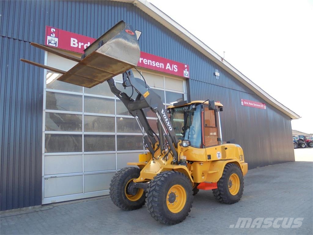 Volvo L30HS 輪胎式裝載機