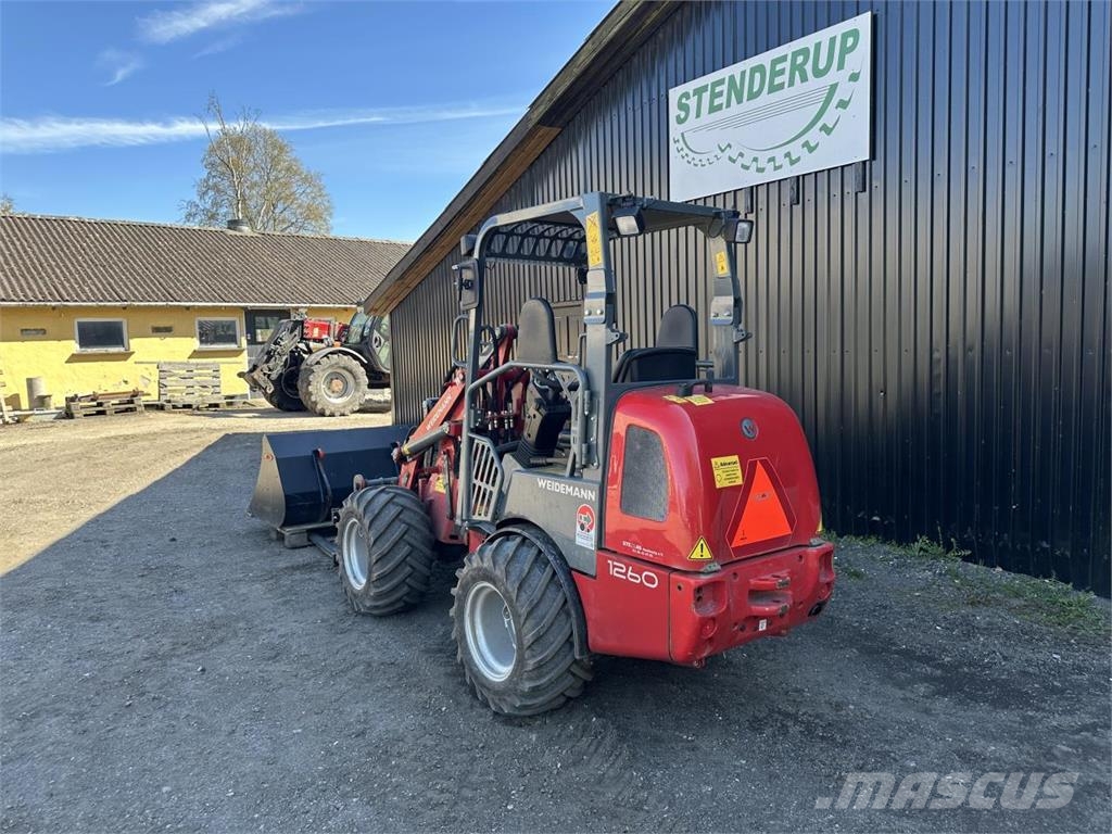 Weidemann 1260 لوادر صغيرة