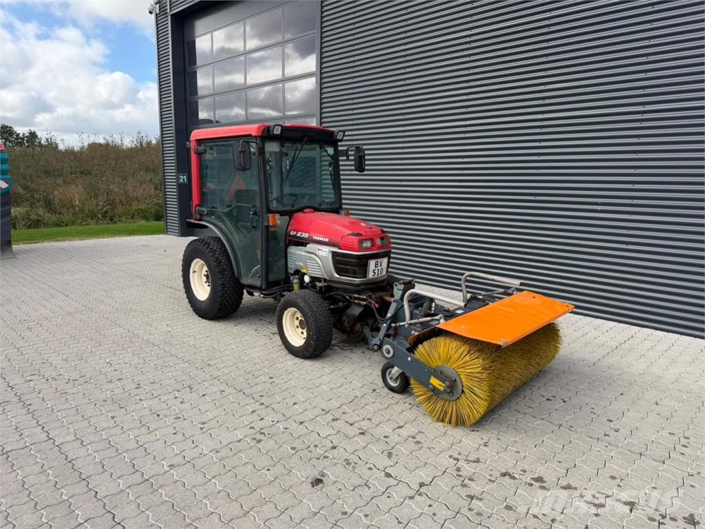 Yanmar EF 235 جرارات مدمجة