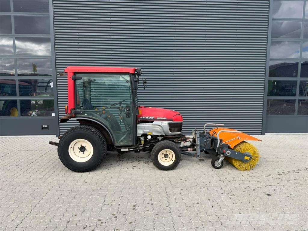 Yanmar EF 235 جرارات مدمجة