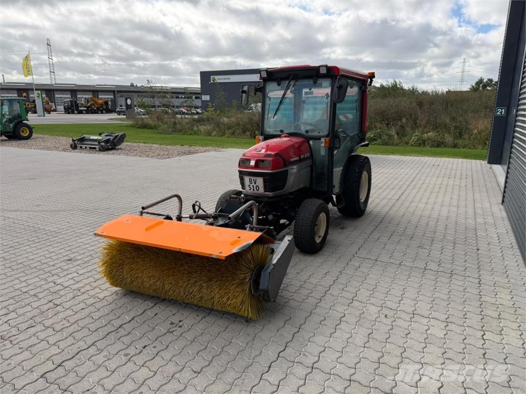 Yanmar EF 235 جرارات مدمجة