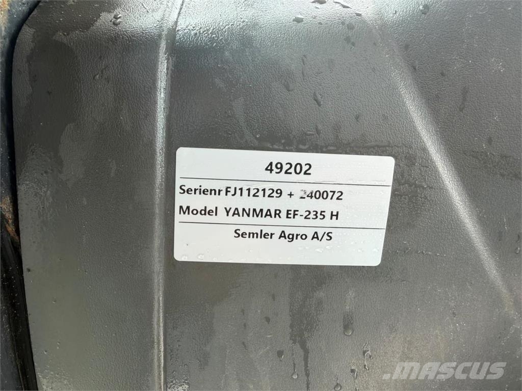Yanmar EF 235 جرارات مدمجة