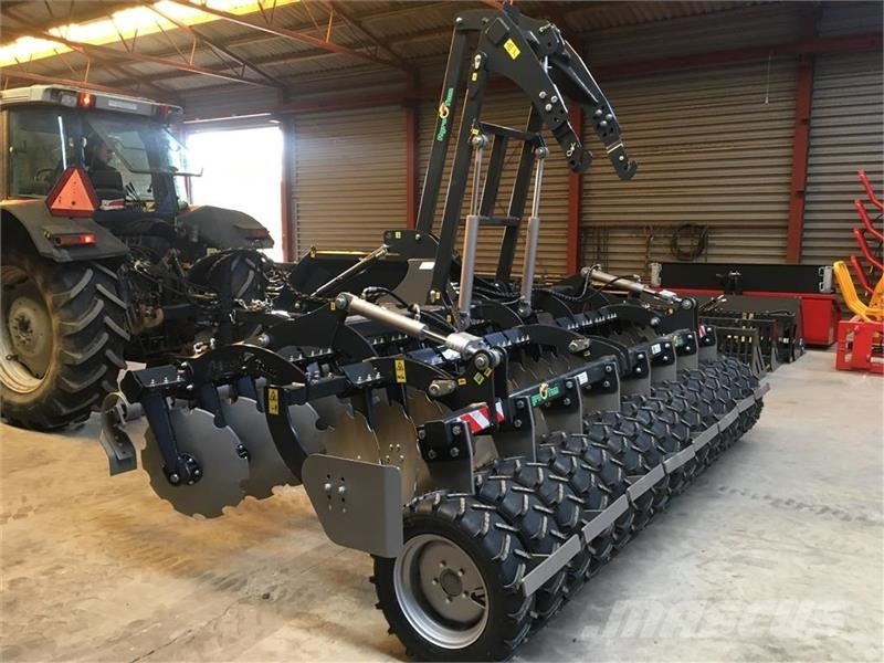 Agro - TOM 4 m. bugseret med slæbeplanke Tallerkenharver