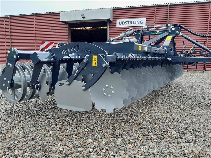 Agro - TOM 6 Meter discharve Agro-Tom 6 m. bugseret di Дискові борони