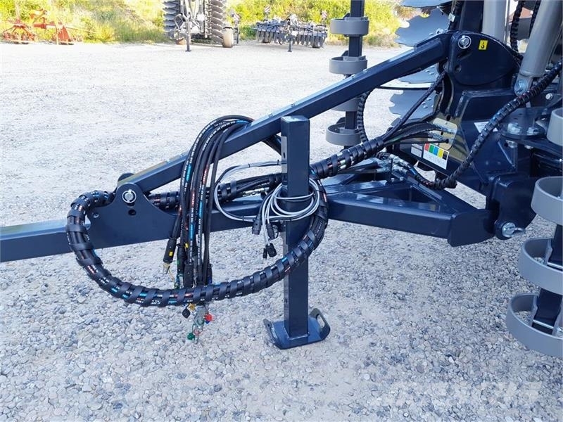 Agro - TOM 6 Meter discharve HD model med frø udstyr Дискові борони
