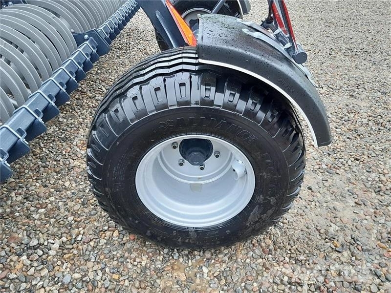Agro - TOM 6 Meter discharve Agro-Tom 6 m. bugseret di Дискові борони