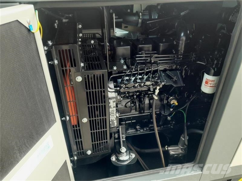 Cummins 110 KWA その他の発電機