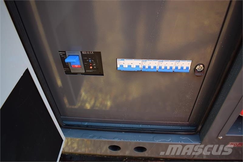 Cummins 200 KvA その他の発電機