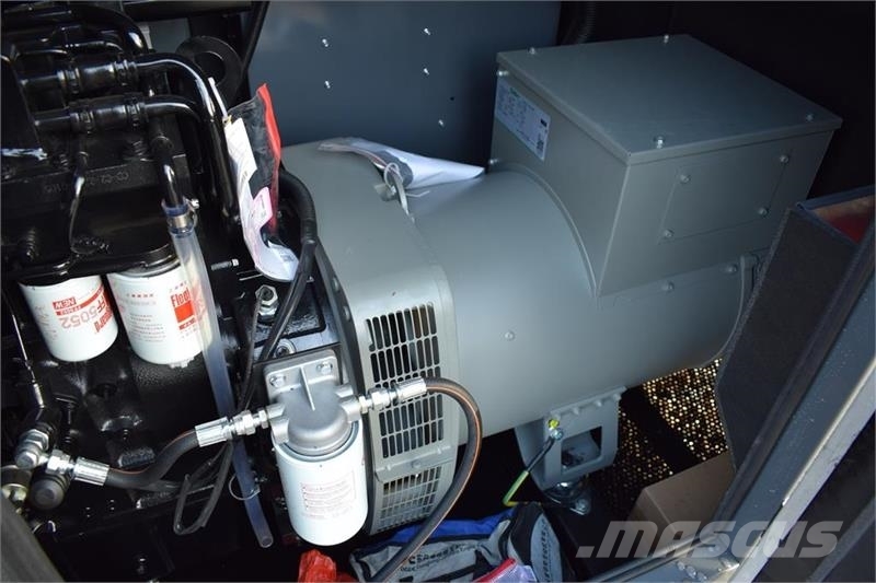 Cummins 200 KvA その他の発電機