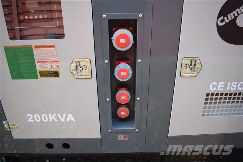 Cummins 200 KvA その他の発電機