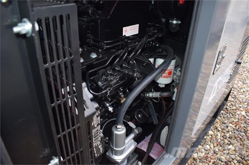 Cummins 55 KvA その他の発電機