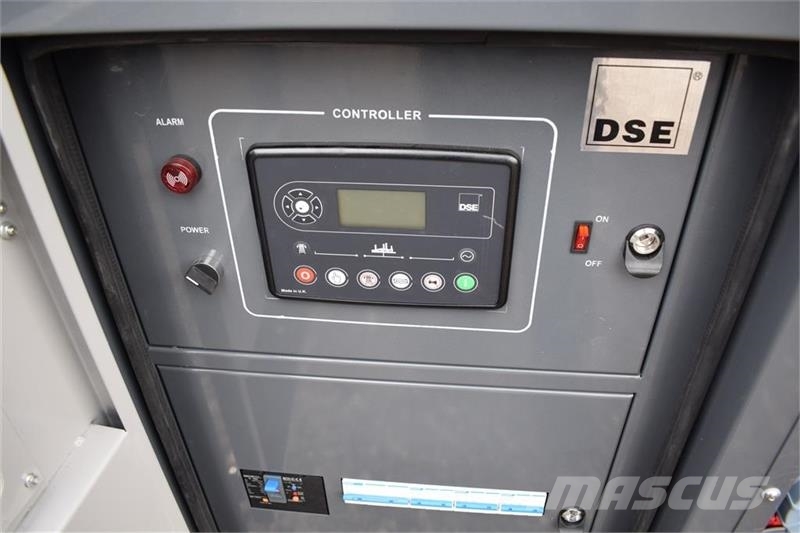 Cummins 55 KvA その他の発電機