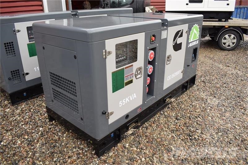 Cummins 55 KvA その他の発電機