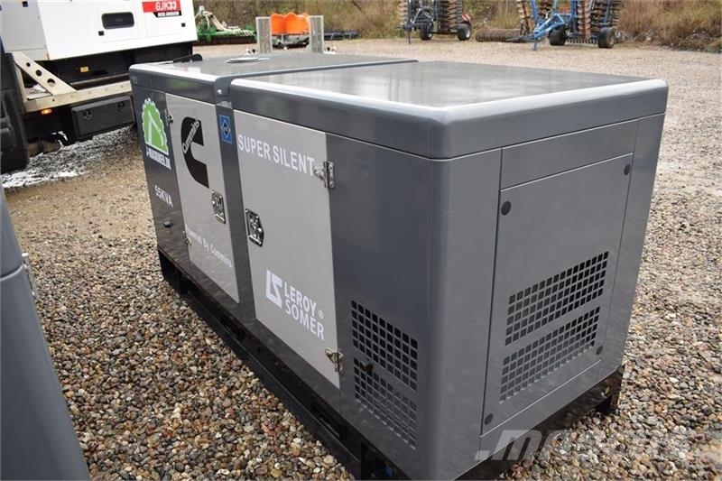 Cummins 55 KvA その他の発電機