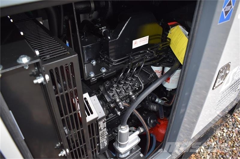 Cummins 88 KvA その他の発電機