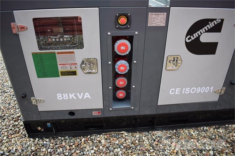 Cummins 88 KvA その他の発電機
