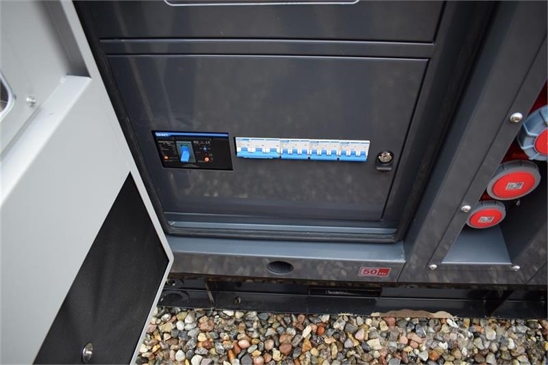 Cummins 88 KvA その他の発電機